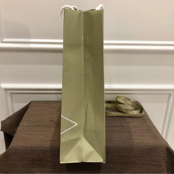 Authentic Van Cleef & Arpels gift bag with original ribbon. Very good condition. - Picture 3 of 3